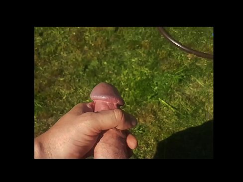 ❤️ Una guapa calenta es folla el seu cony rosa i es corre amb un esquitxat en un jardí d'estiu ❤❌ Porno rus al ca.freepornhdonlinegay.ru